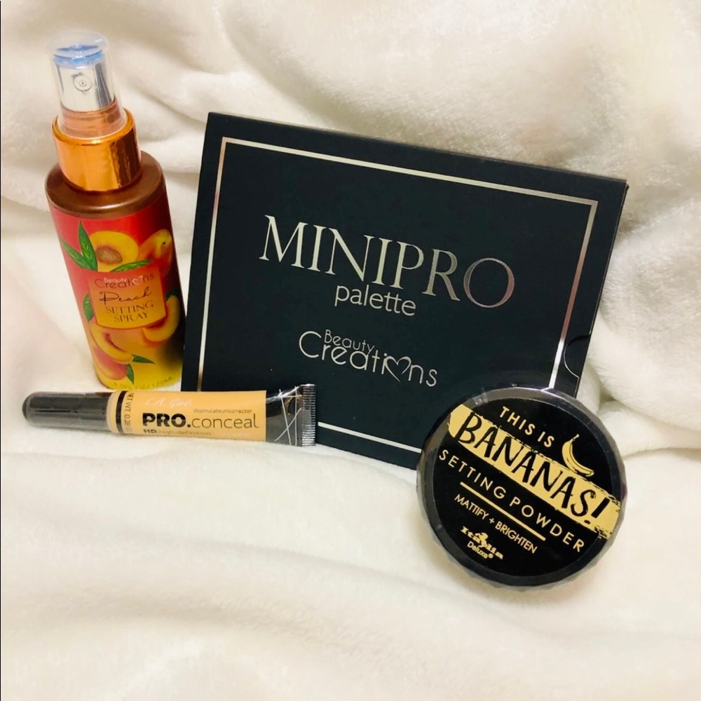 Makeup Bundle - Picture 2 of 3